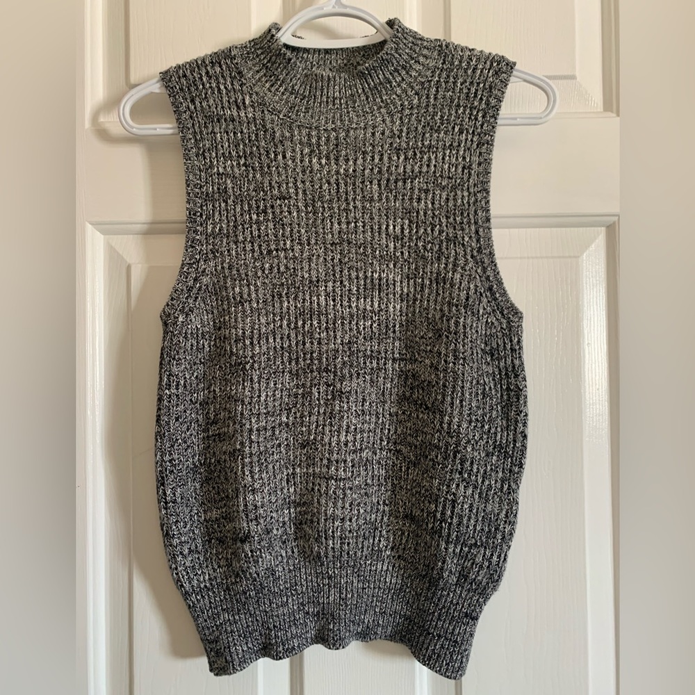Forever 21 Sleeveless Sweater Tunic (S)